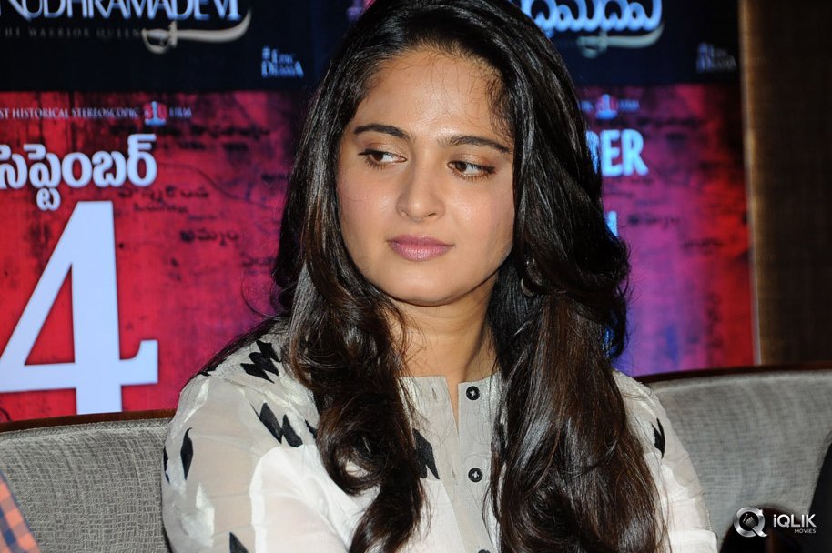 Anushka-at-Rudramadevi-Movie-Release-Date-Press-Meet